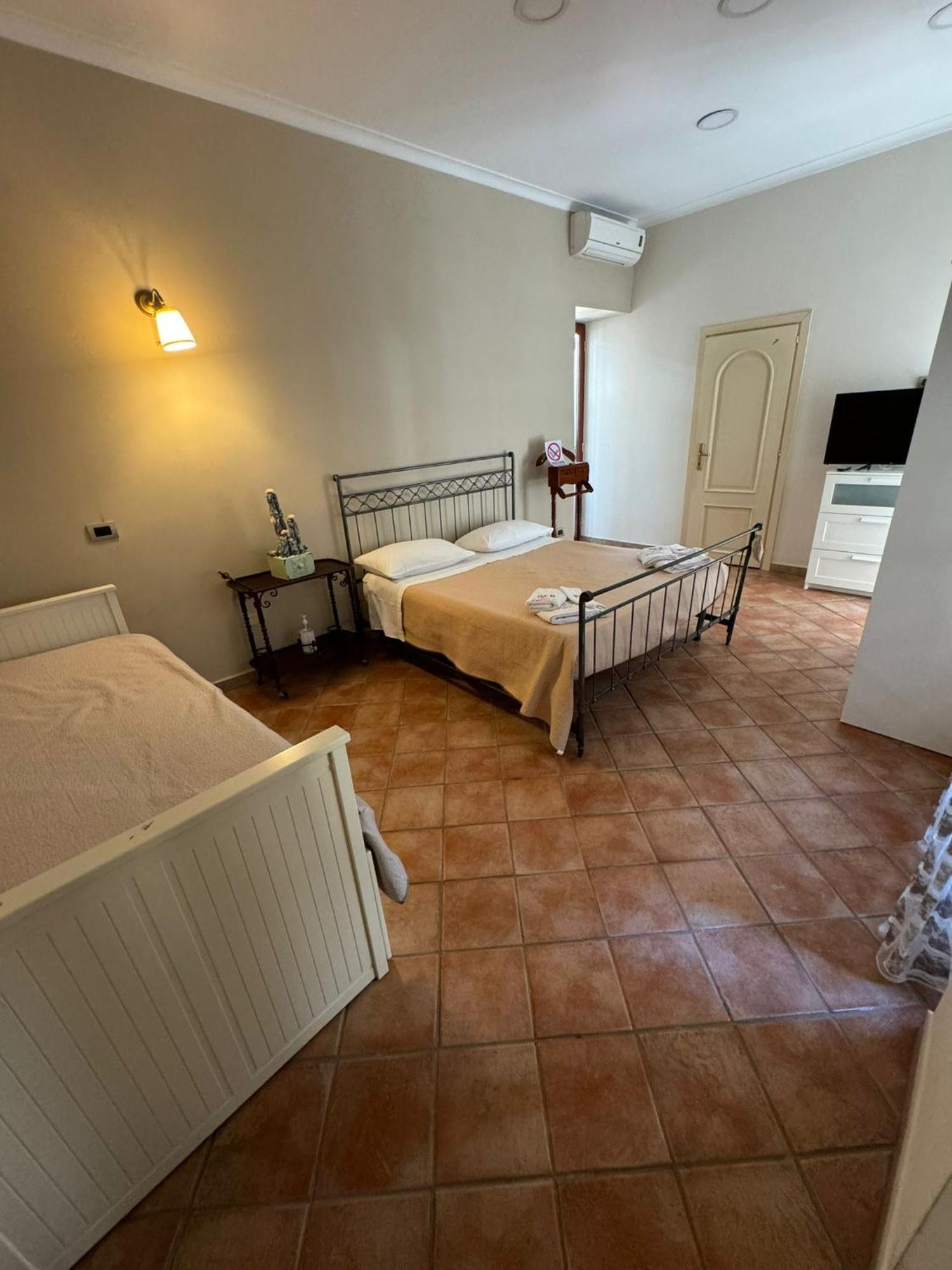 Beb Don Gennaro Bed & Breakfast Naples Exterior photo